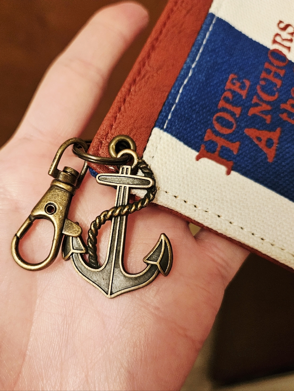 Hope Anchors The Soul Card Holder - Picture 5 of 13